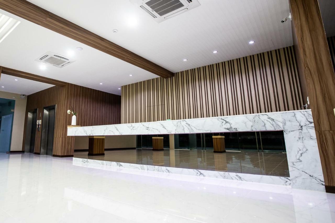 O2 Hotel Lop Buri Exteriér fotografie