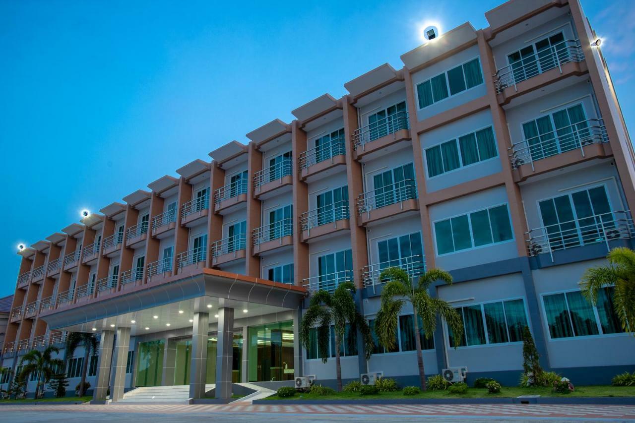 O2 Hotel Lop Buri Exteriér fotografie